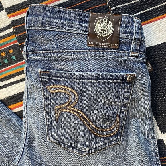 Y2K Rock & Republic Low Rise Flare Jeans. Size 29/29. Authentic. Classic. - Picture 2 of 16